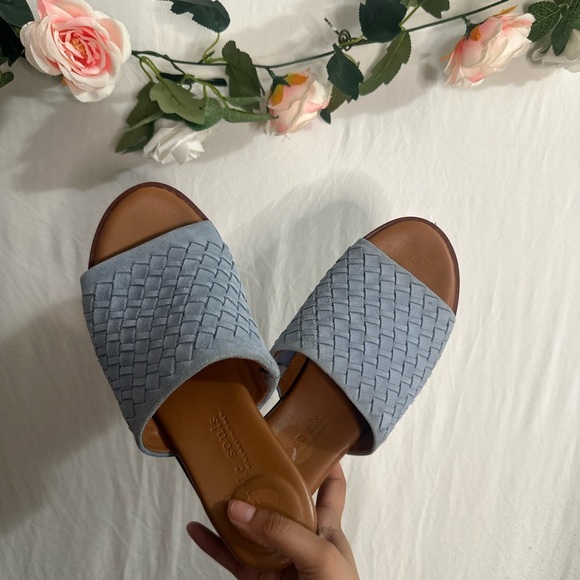 Gentle souls wedge Women's Blue Woven Slide Sandals - Picture 2 of 4